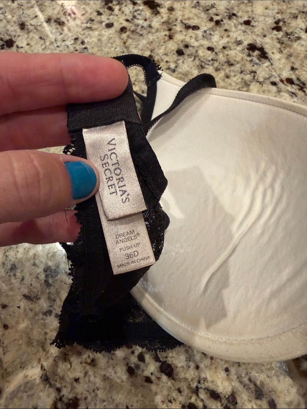 Victoria's Secret Dream Angels Push-Up Bra 36D - Picture 2 of 3